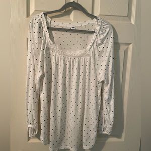 Old Navy white with black polka dots t-shirt.